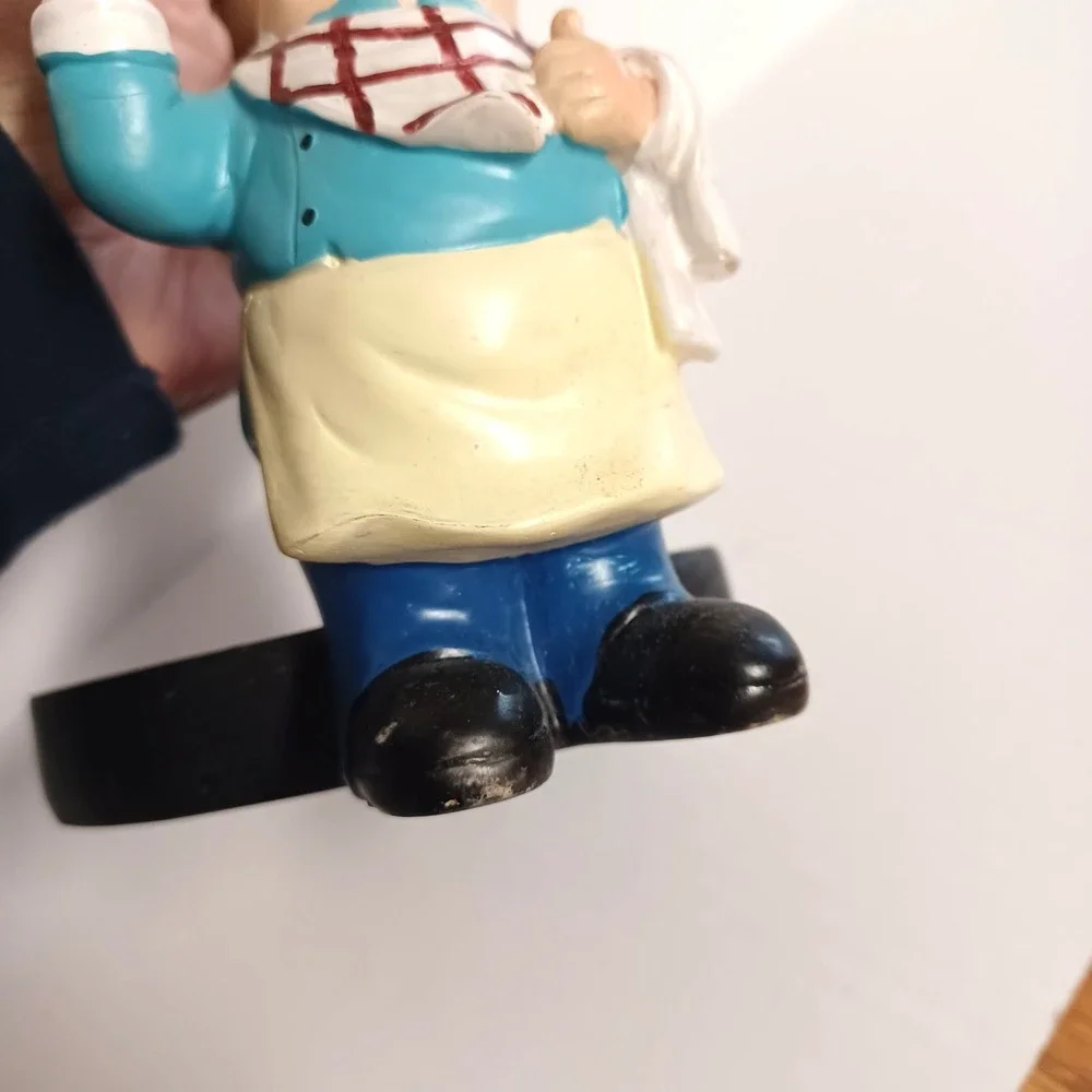 Decorative Resin Chef Figurine Paper Towel Holder GUC